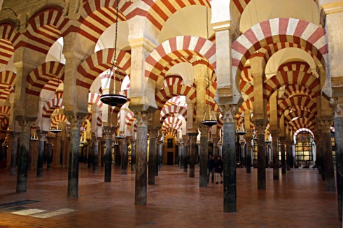 Bosque de columnas en la mezquita de Córdoba